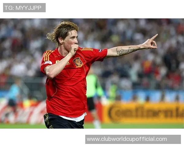 库里科联与西班牙联合的激烈对决展现足球魅力与团队精神